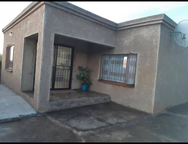 2 BEDROOM HOUSE FOR SALE IN SOSHANGUVE T
